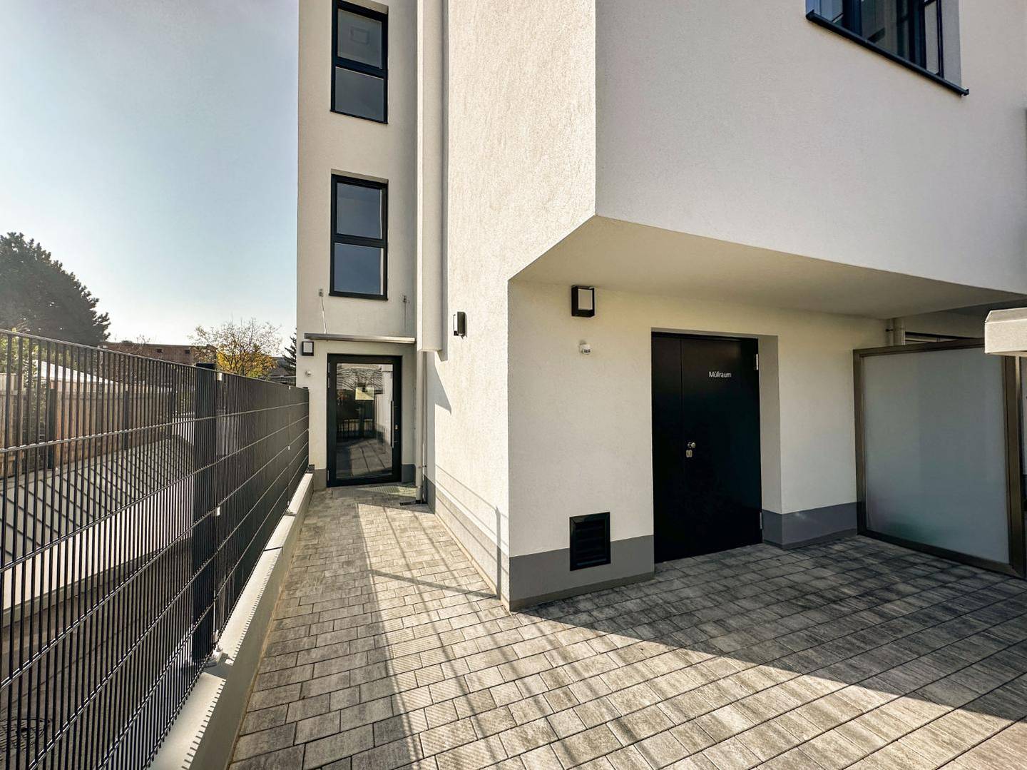 Bright new apartment with large terrace and lift