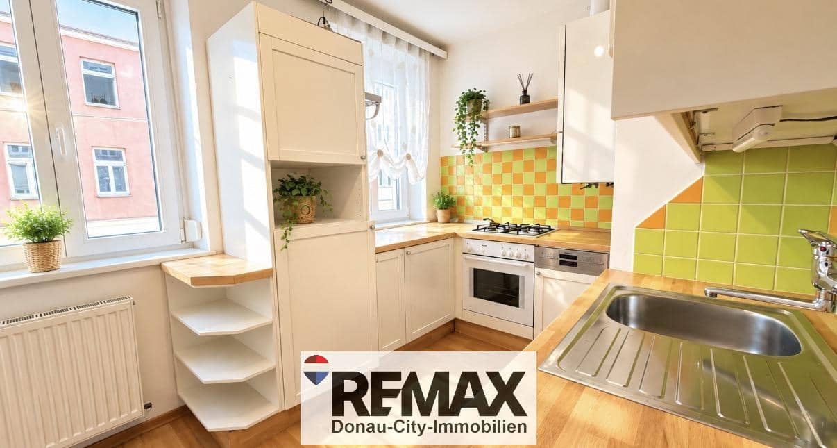 Bright apartment with a practical layout and separate kitchen