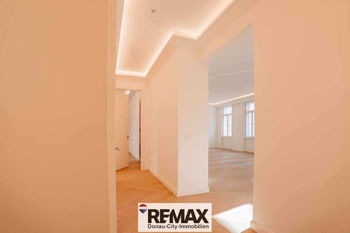 Altbauwohnung courtyard facing first occupancy after refurbishment