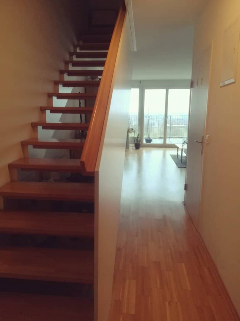 Wohnung mit Südterrasse, Blick Golfplatz, Pool, Gym, direkt hinter dem Wienerberg Twin Tower | Stunning split-level Apart, Terrace and Unobstructed Golf Course View – Pool &amp; Gym behind the Wienerberg Twin Towers