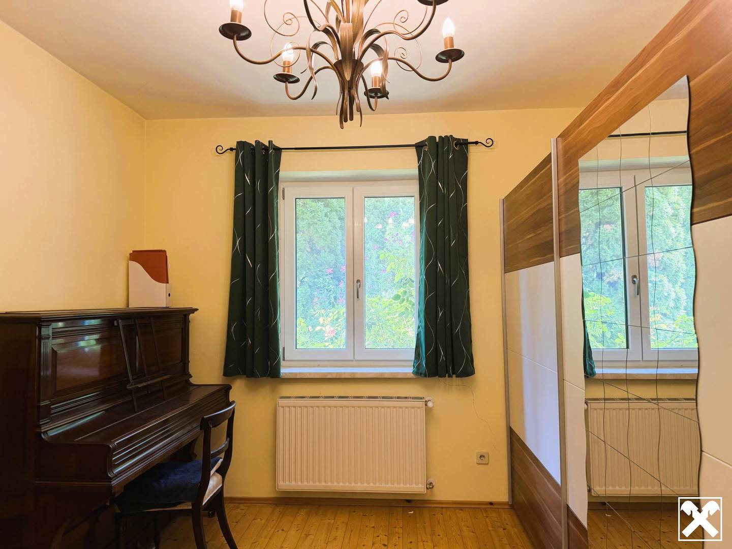Family apartment newly renovated with fenced garden
