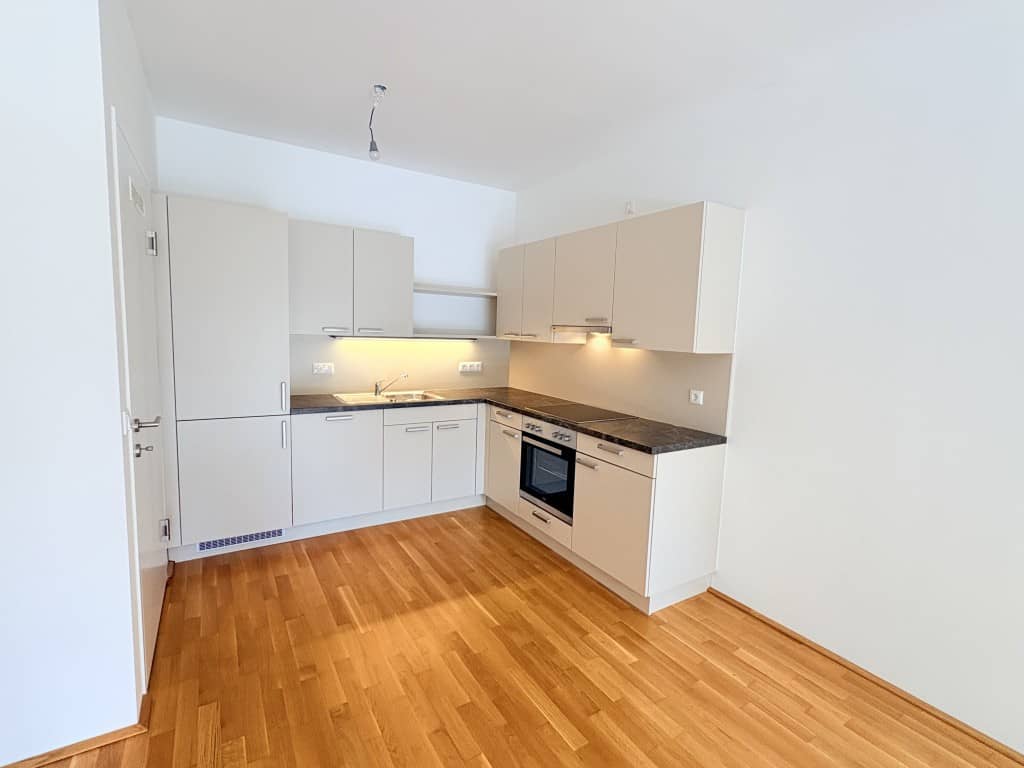 Bright apartment with terrace and underground parking