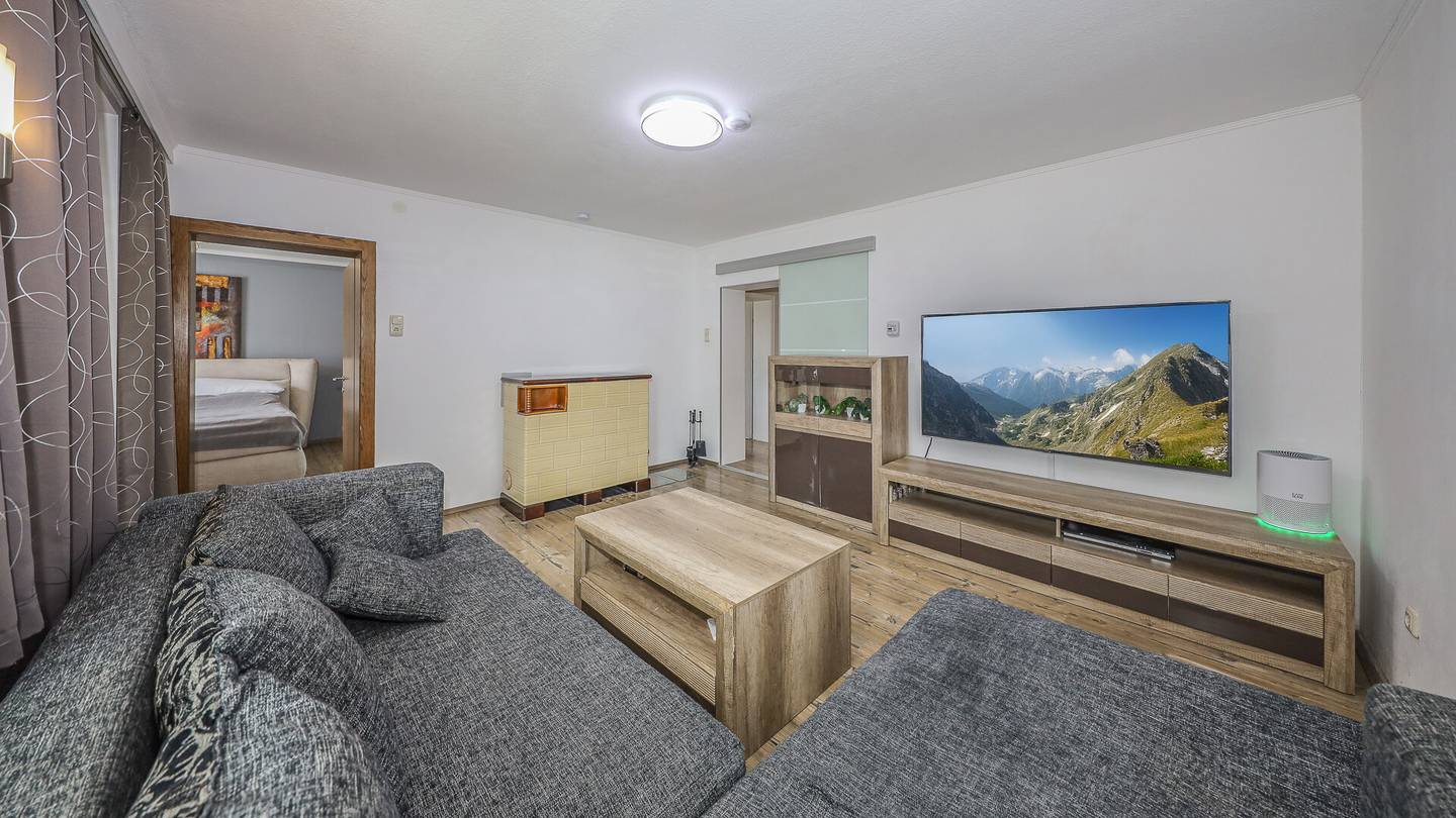 Erdgeschosswohnung zentrumsnah mit Kamin und Bergblick