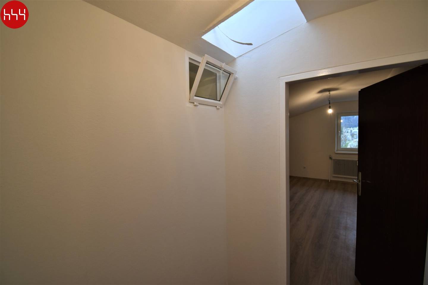 Renovated studio apartment on the 3rd floor