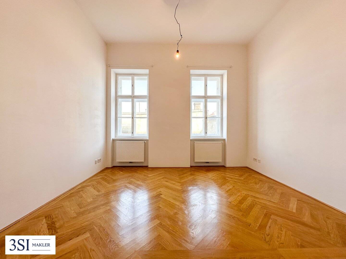 Noble 2-room period apartment in a quiet side street of the 12th district