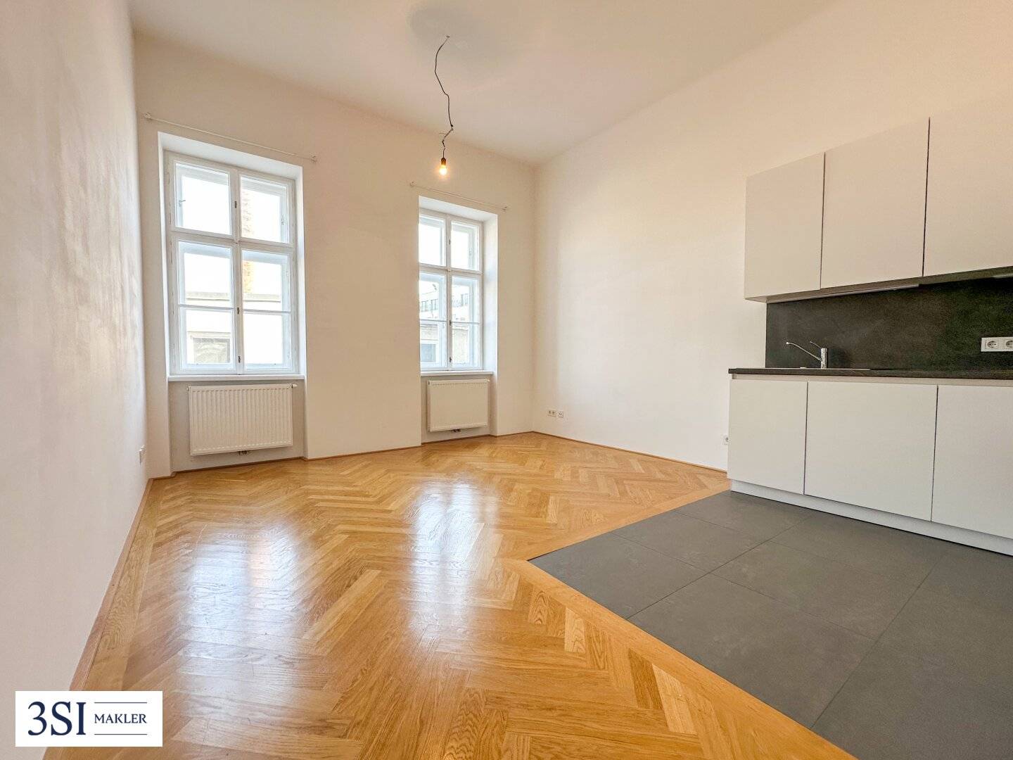 Noble 2-room period apartment in a quiet side street of the 12th district