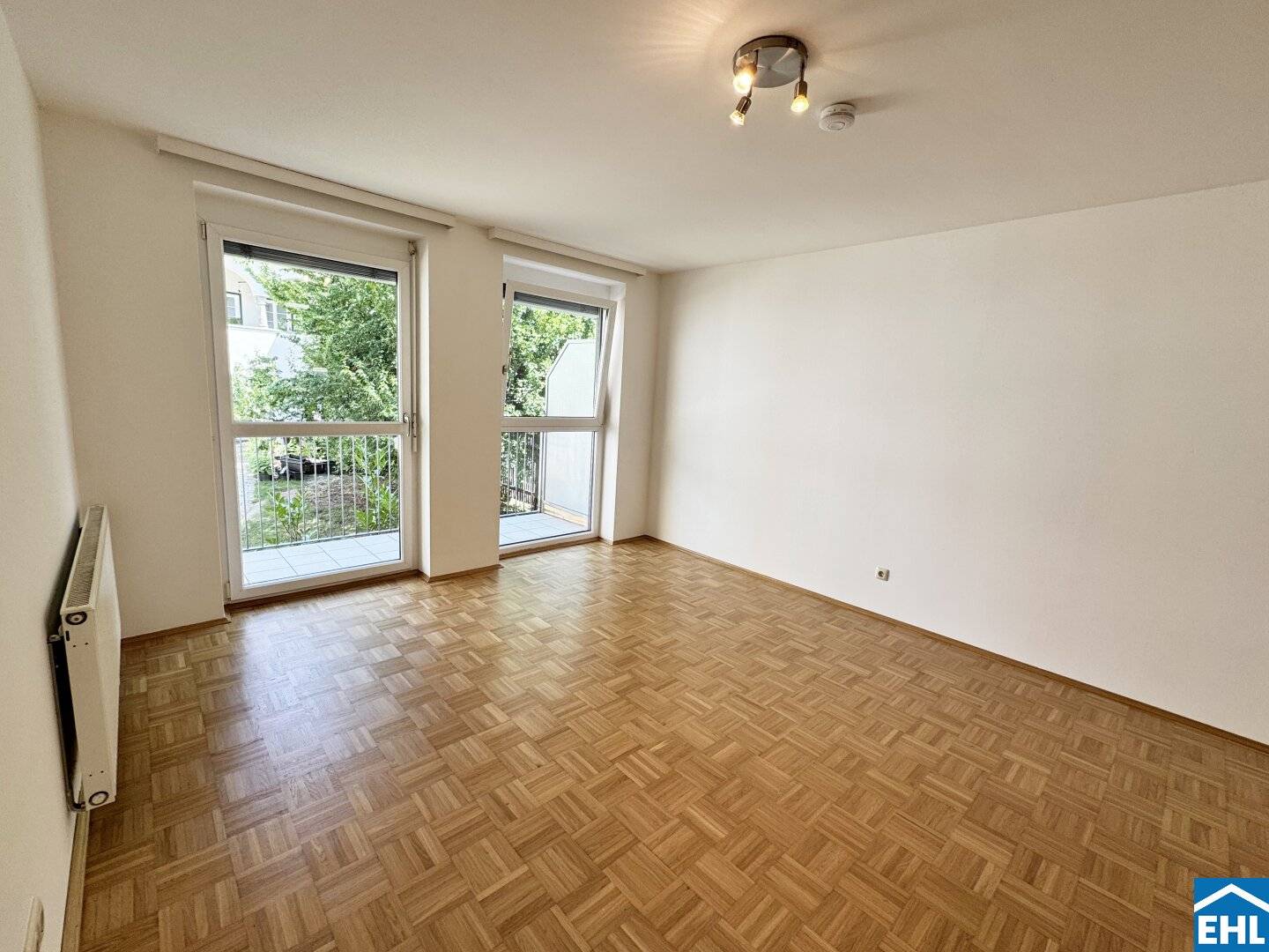 Single hit with balcony near Jakominiplatz!