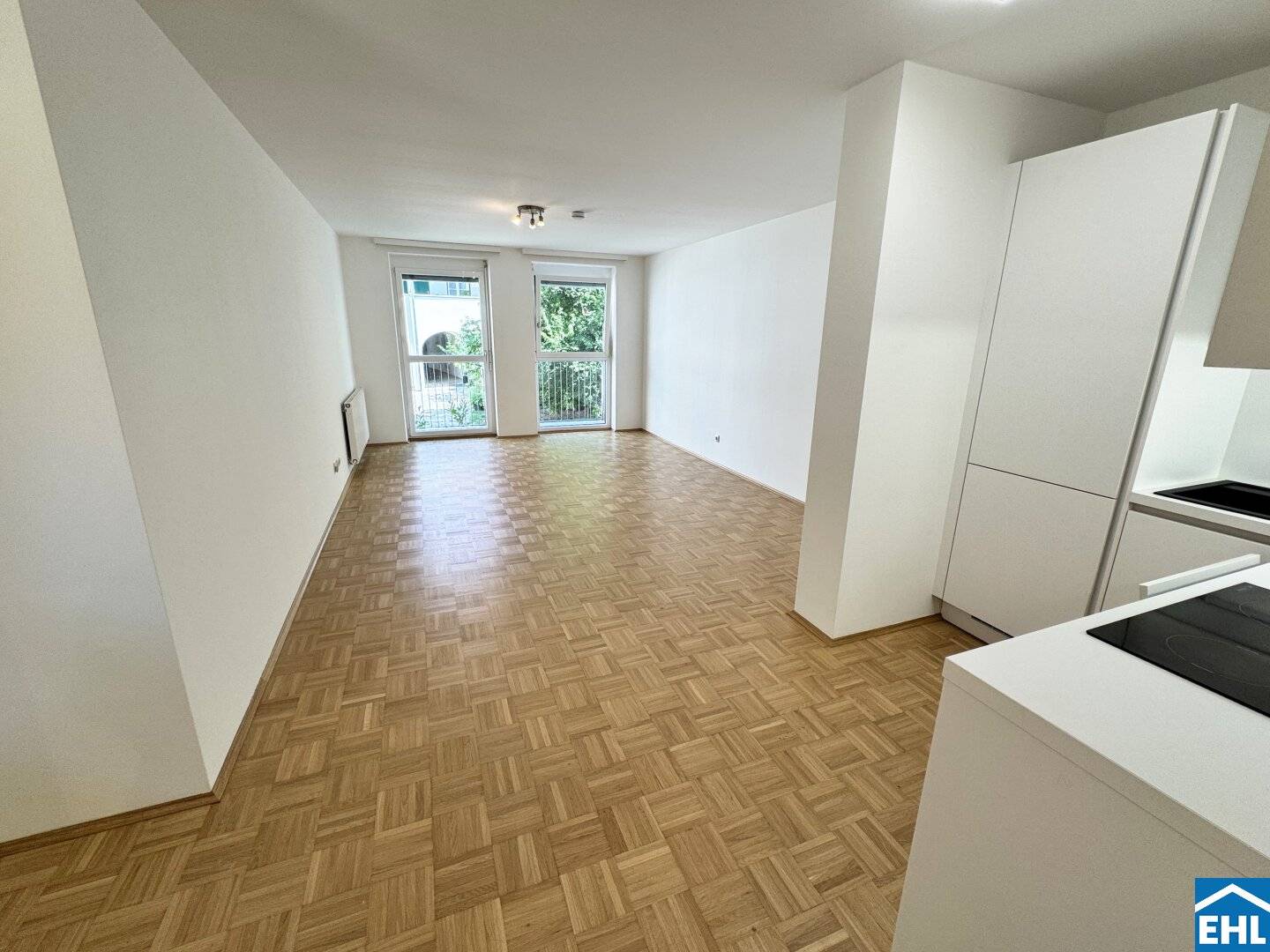 Single hit with balcony near Jakominiplatz!