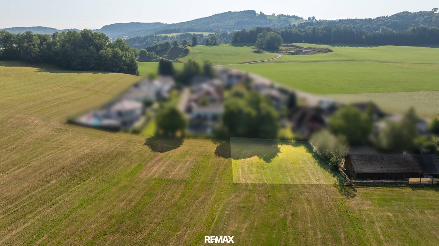 Bauherren aufgepasst: Leistbar bauen in traumhafter Lage – rund 1.120 m² Baugrund, fünf Minuten zum Irrsee