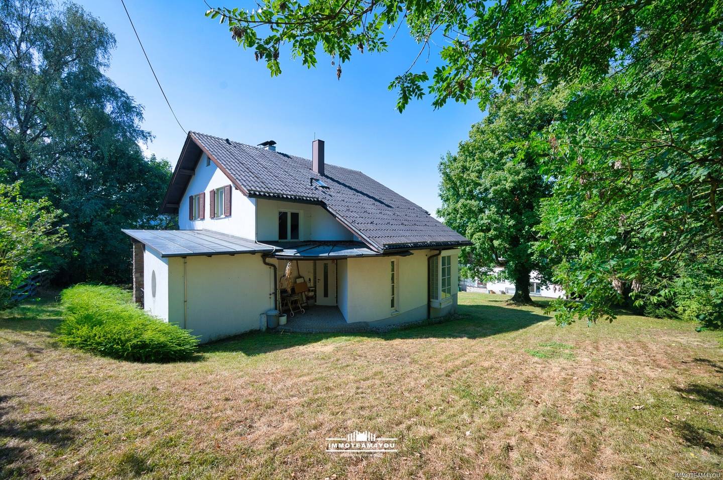 Seeblickwohnung mit Terrasse und Garage