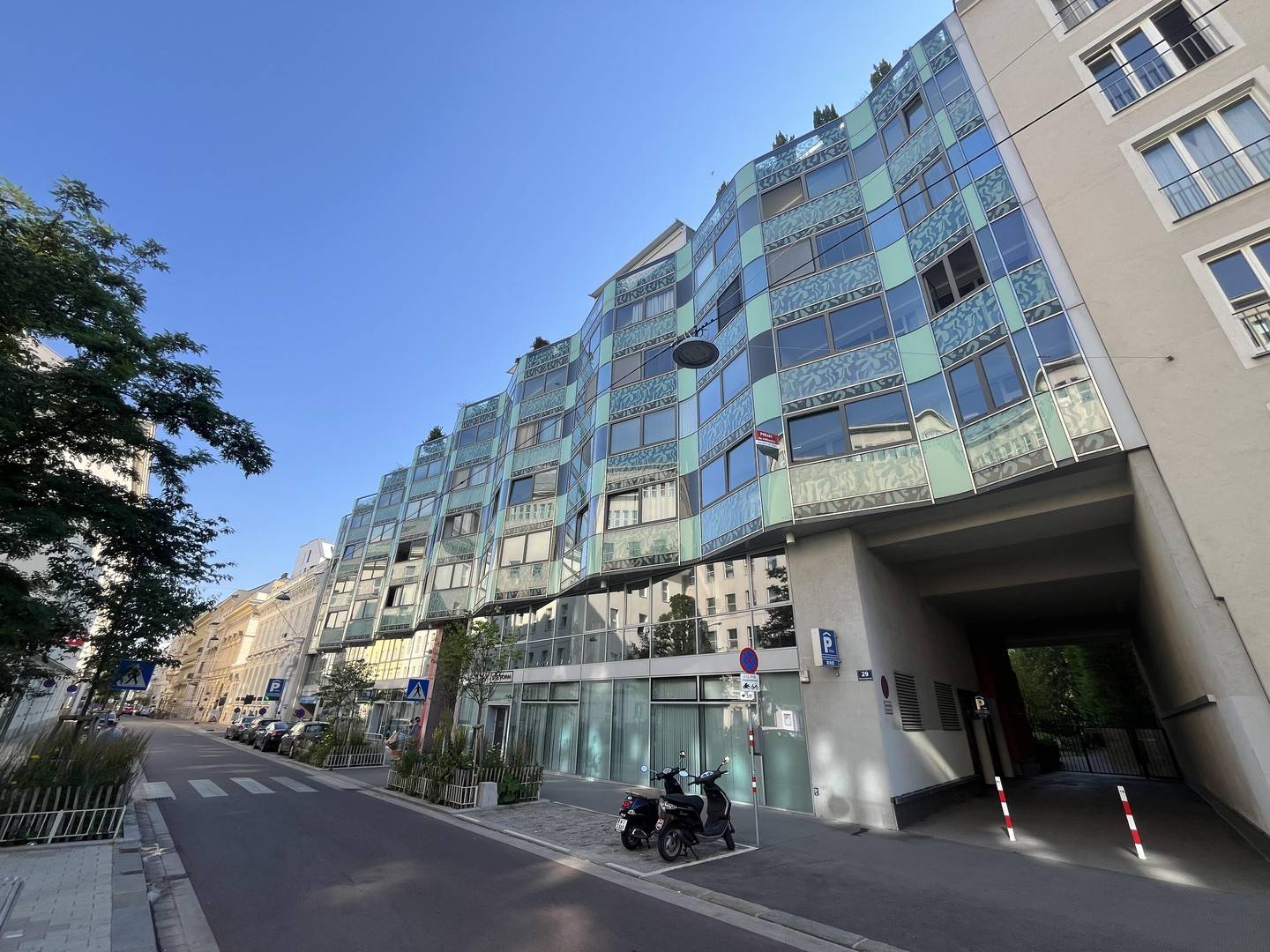 Accessible Wohnung with private park and winter garden