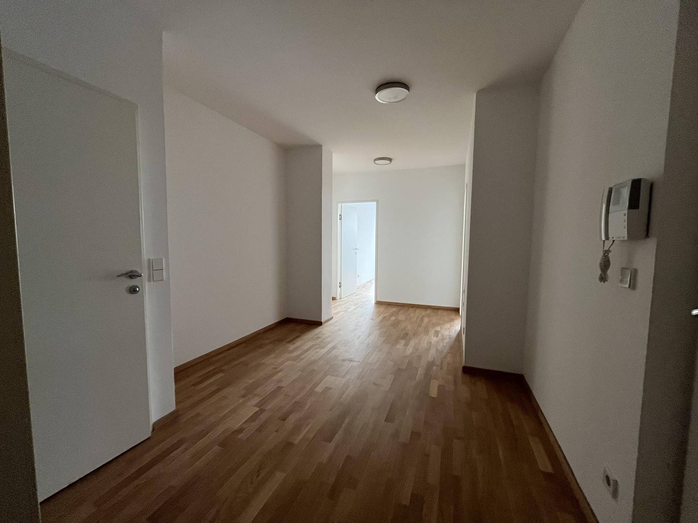 Accessible Wohnung with private park and winter garden