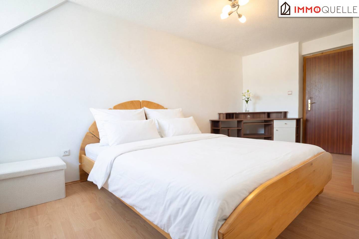 Residential comfort in a quiet location - Charming attic apartment in a quiet location with fitted kitchen, parking space and short routes to Vöcklabruck
