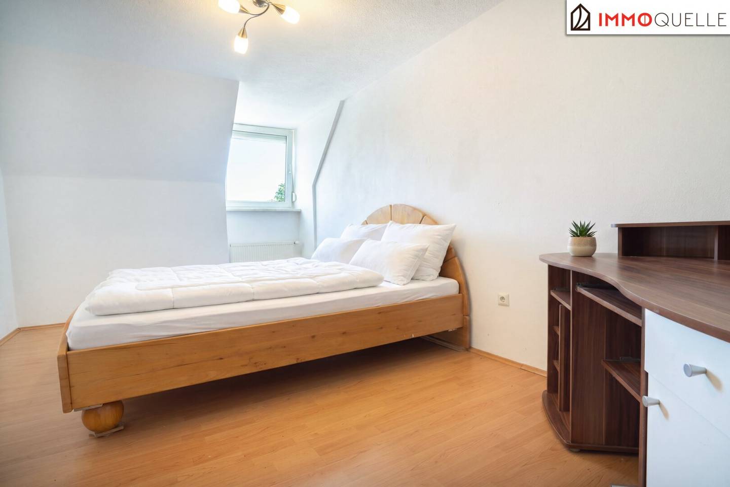 Residential comfort in a quiet location - Charming attic apartment in a quiet location with fitted kitchen, parking space and short routes to Vöcklabruck