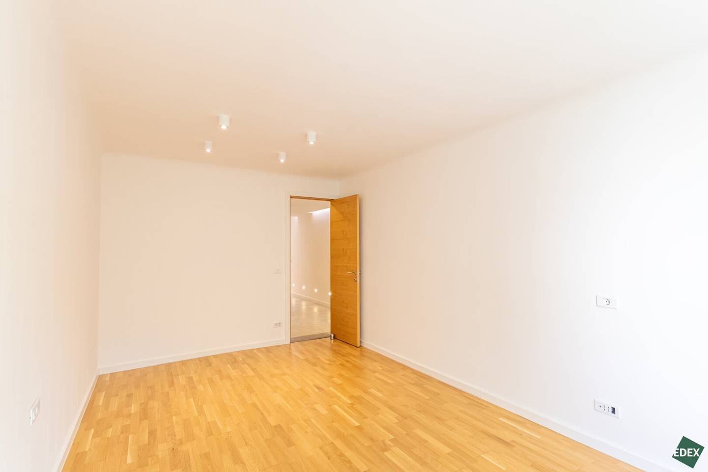 Helle 3 Zimmer-Wohnung mit Balkon in ruhiger Seitengasse Nähe U4 Braunschweiggasse