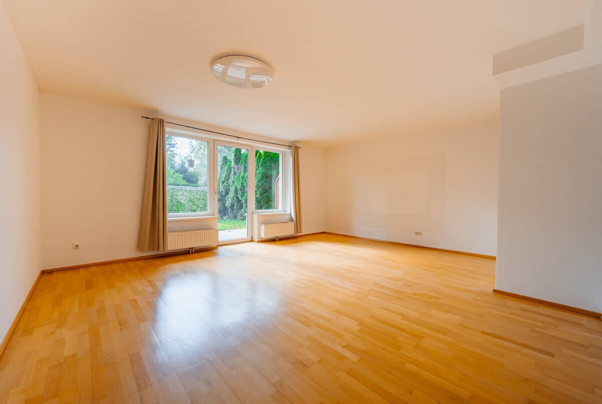 Ground floor apartment with private garden and terrace