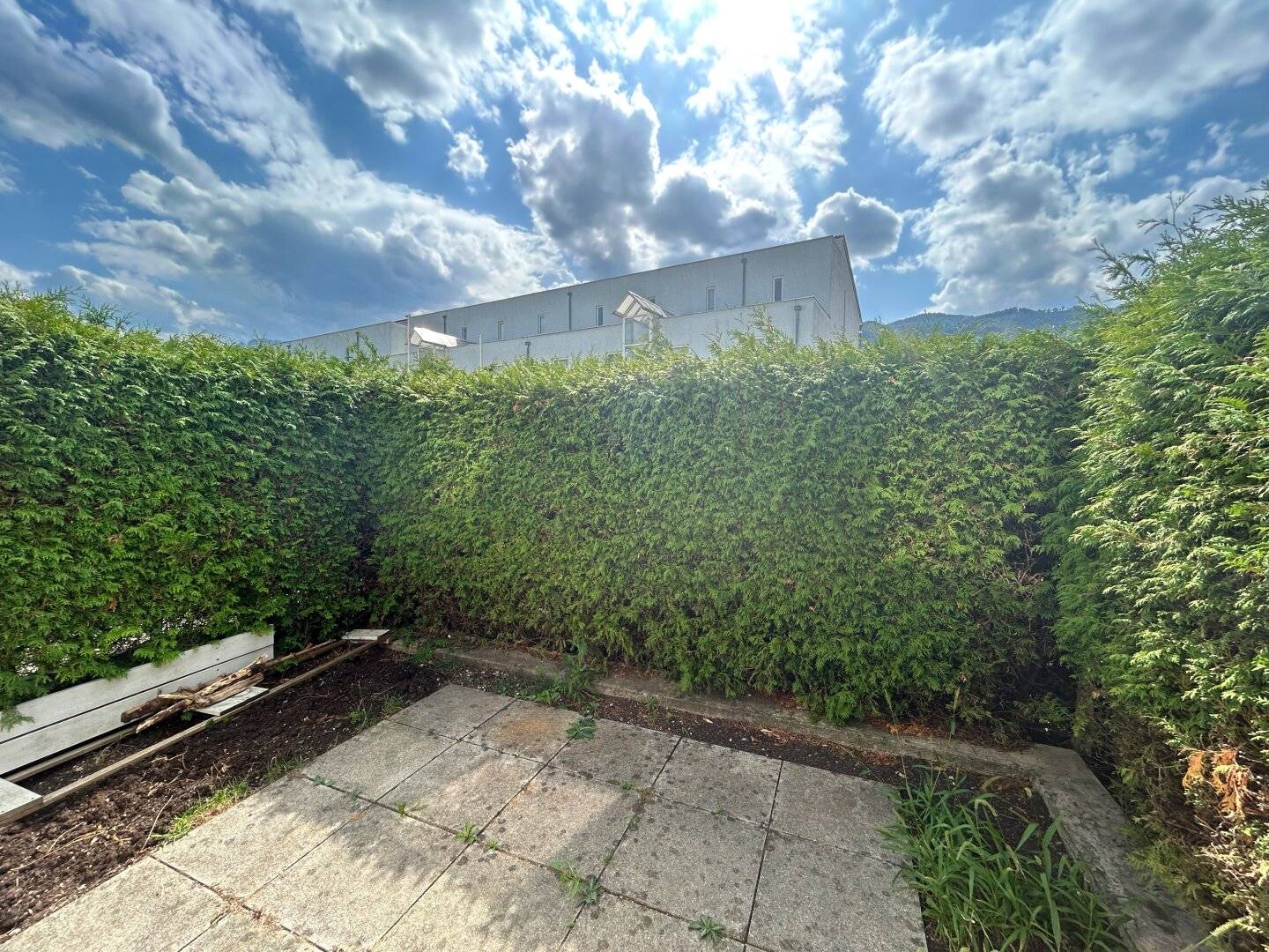 2 ROOM GROUND FLOOR APARTMENT IN MICHELDORF WITH GARAGE