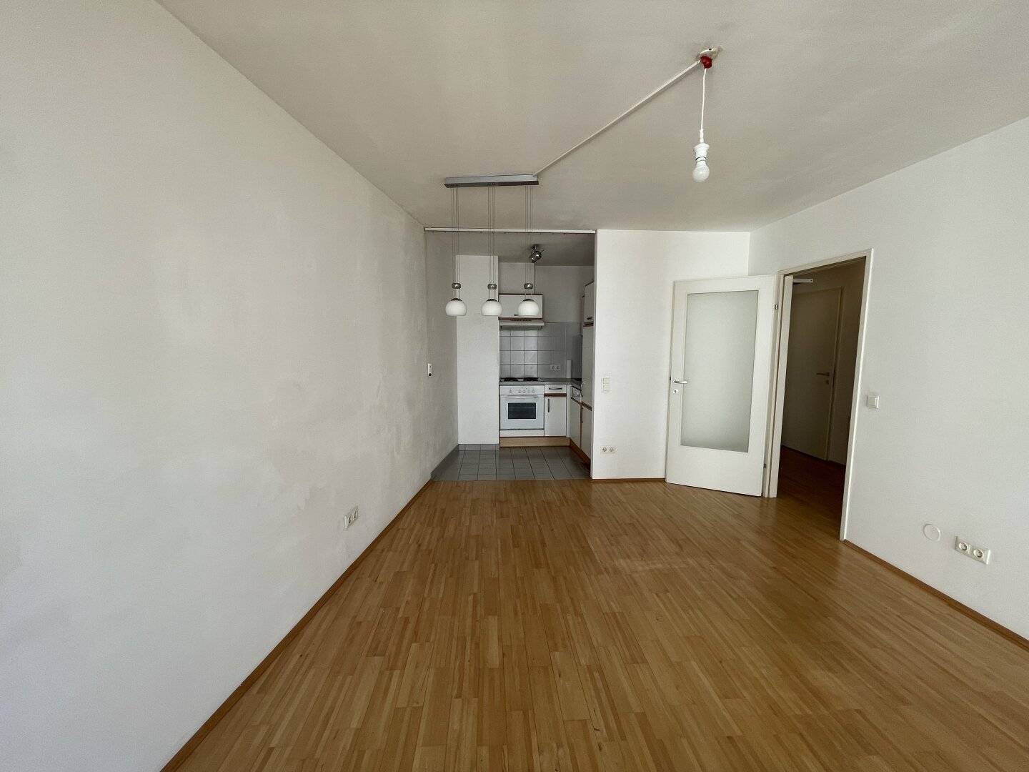 2-room apartment with balcony and garage included