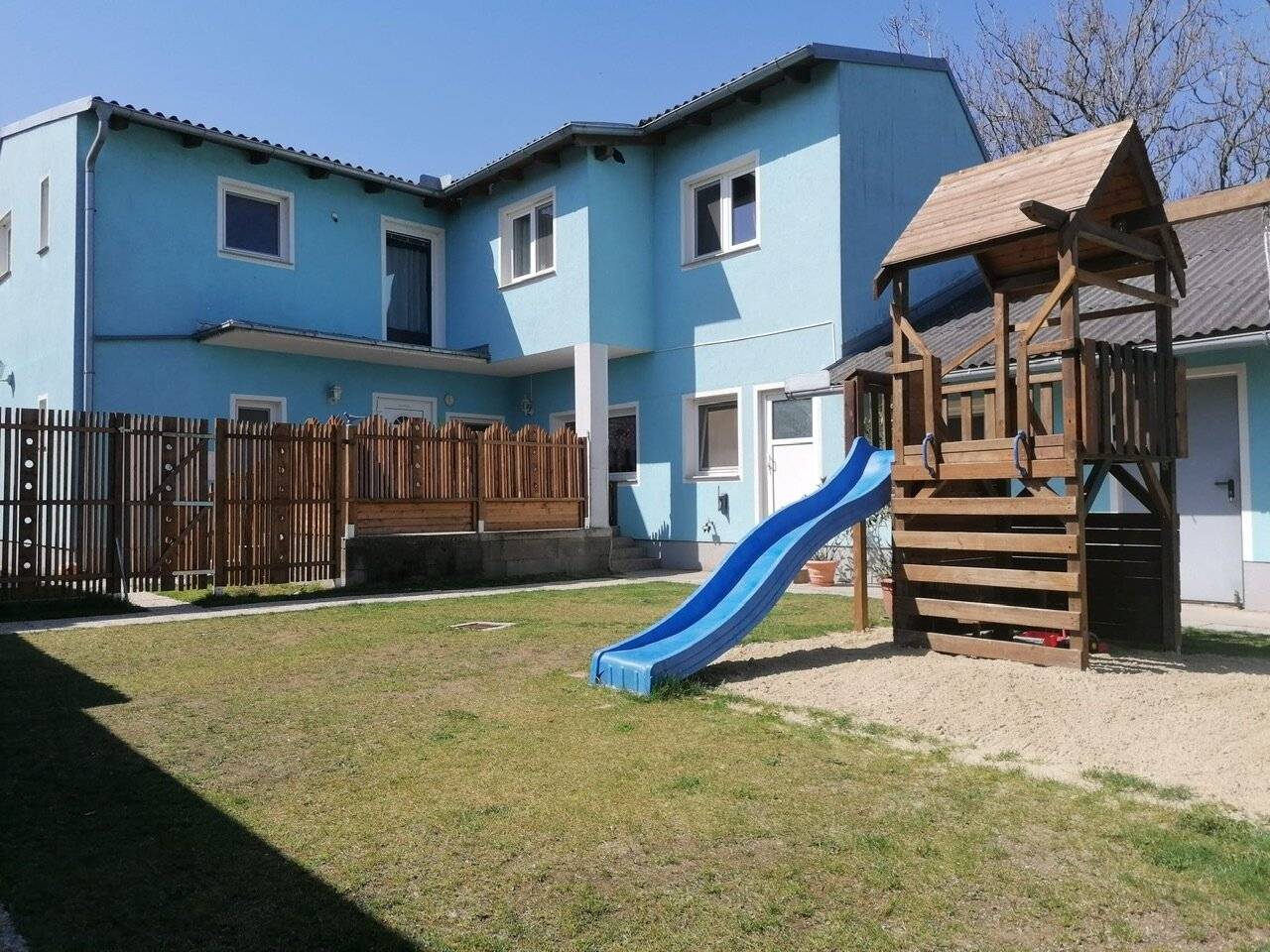 Charmantes Haus mit großem Garten und separater Wohneinheit