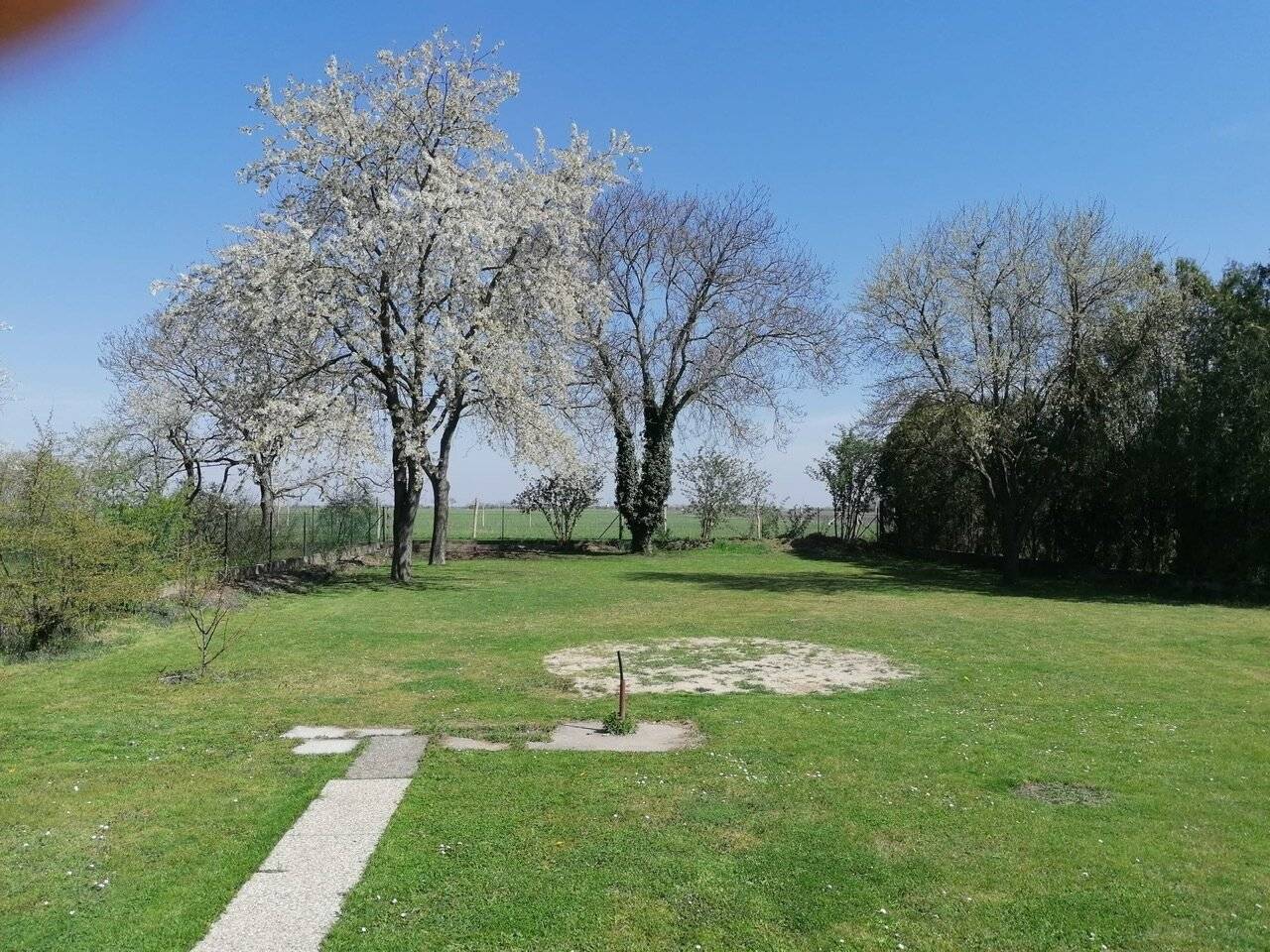 Charmantes Haus mit großem Garten und separater Wohneinheit