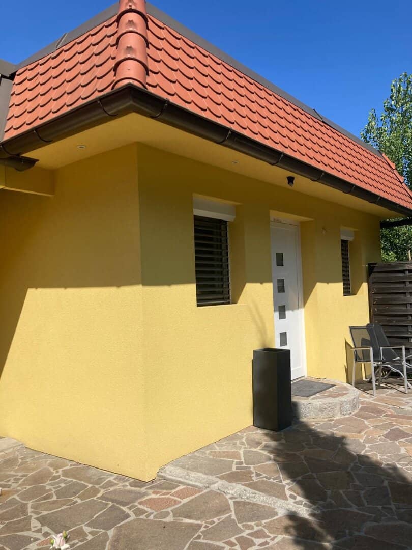 Moderne Doppelhaushälfte in Ruhelage mit Garten und Garage
