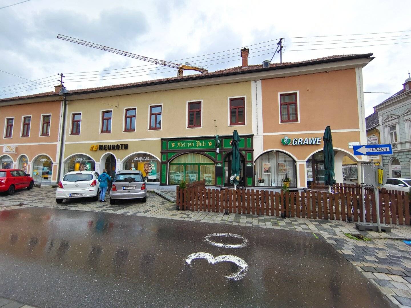 Office Practice - Directly in the Centre, Parking in Front of the Building