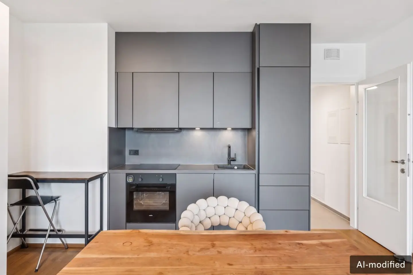 Moderne Anlegerwohnung in einem exklusiven Wohnturm im 30. Obergeschoss