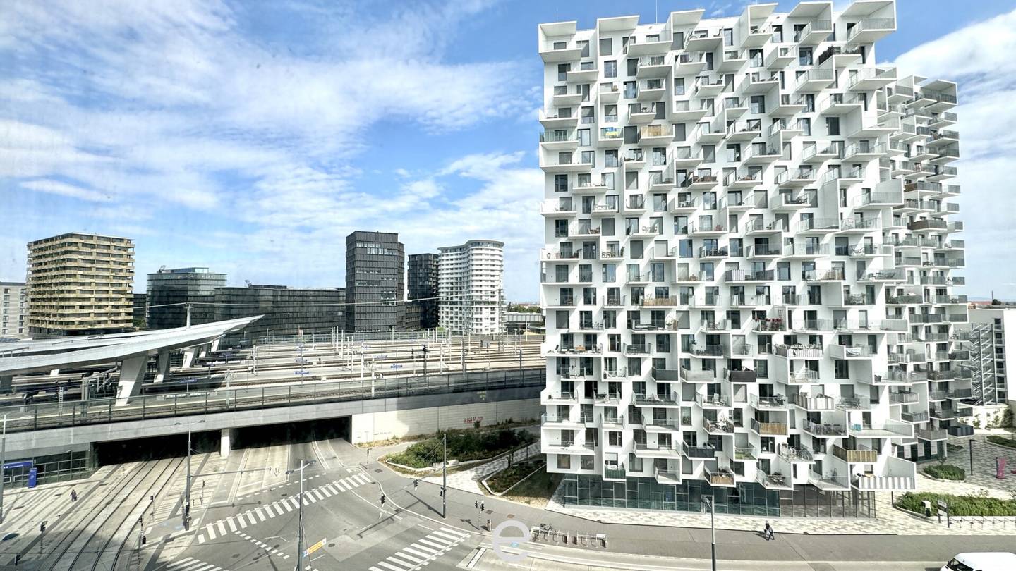 SKYTOWER am Hauptbahnhof – ausgestattetes Büro mit flexibler Nutzung und einzigartigem Ausblick