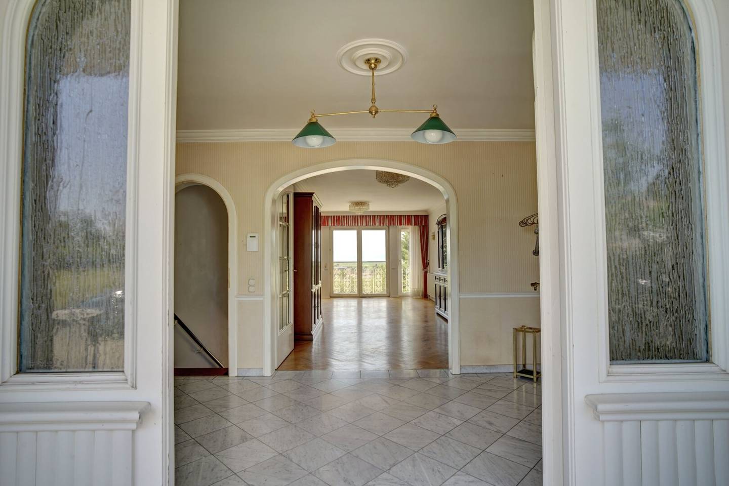 Well maintained villa with direct lake view, swimming biotope and double garage in Neusiedl am See