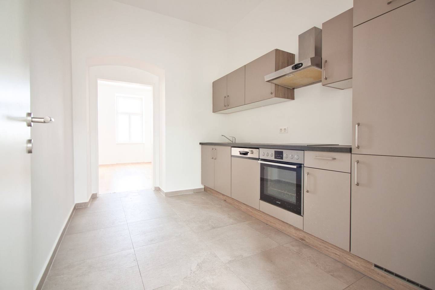 zentrale LAGE | Gepflegte, helle 2-Zimmer-Wohnung | zentral begehbar | 400 m zur U3