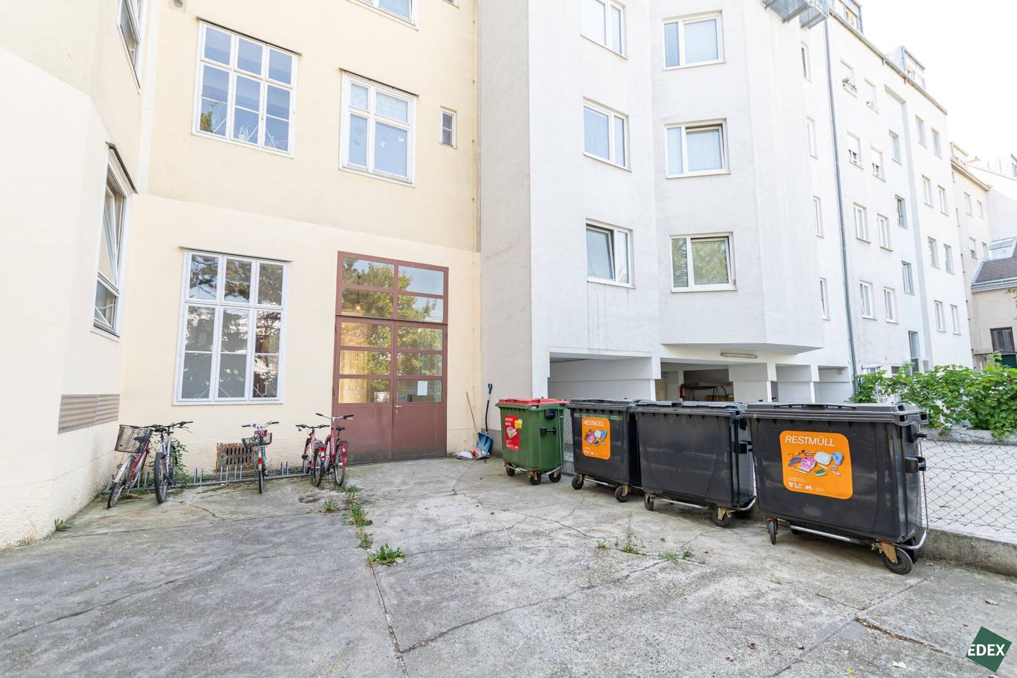 Condominiums in beautiful Gründerzeit building near U3