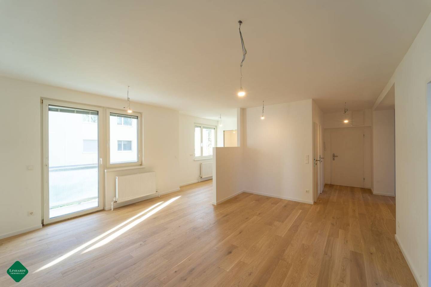 4-Zimmer-Wohnung mit zwei Loggien in zentraler Lage von Wr. Neudorf