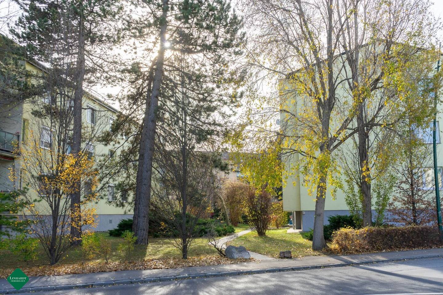 4-Zimmer-Wohnung mit zwei Loggien in zentraler Lage von Wr. Neudorf