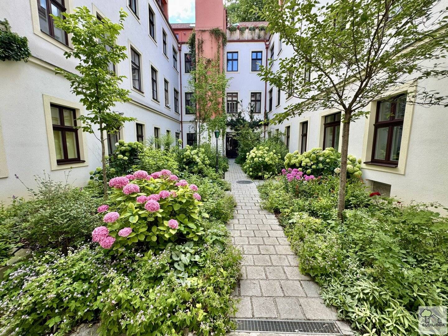 Wunderschönes Altbaubüro in repräsentativem, denkmalgeschütztem Haus nahe Schottentor
