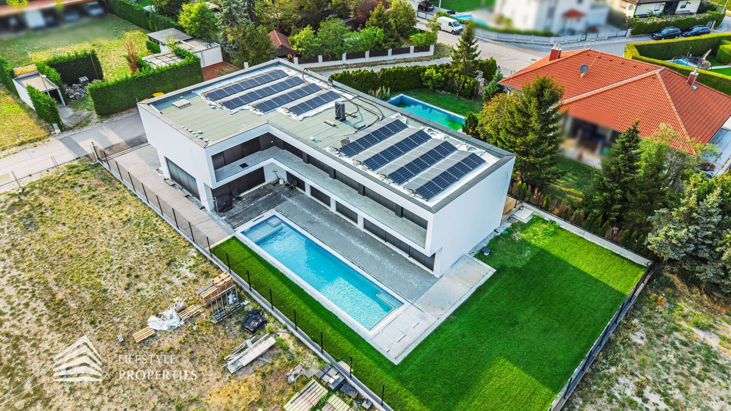 Exklusive Designvilla mit repräsentativem Firmensitz, 15-Meter-Pool und privater Fahrzeuggarage