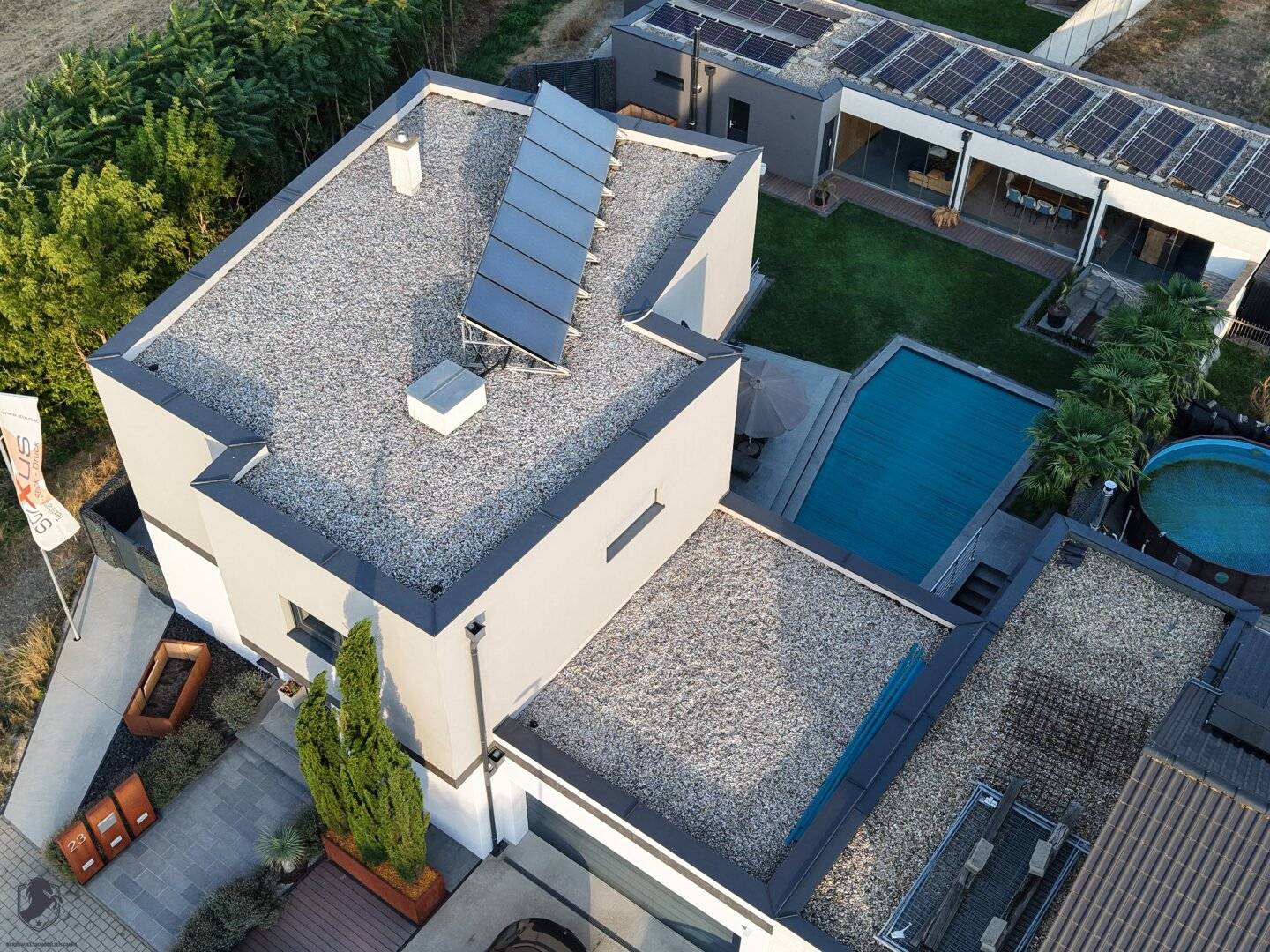 Exklusives Einfamilienhaus mit Pool, Doppelgarage &amp; hochwertiger Ausstattung