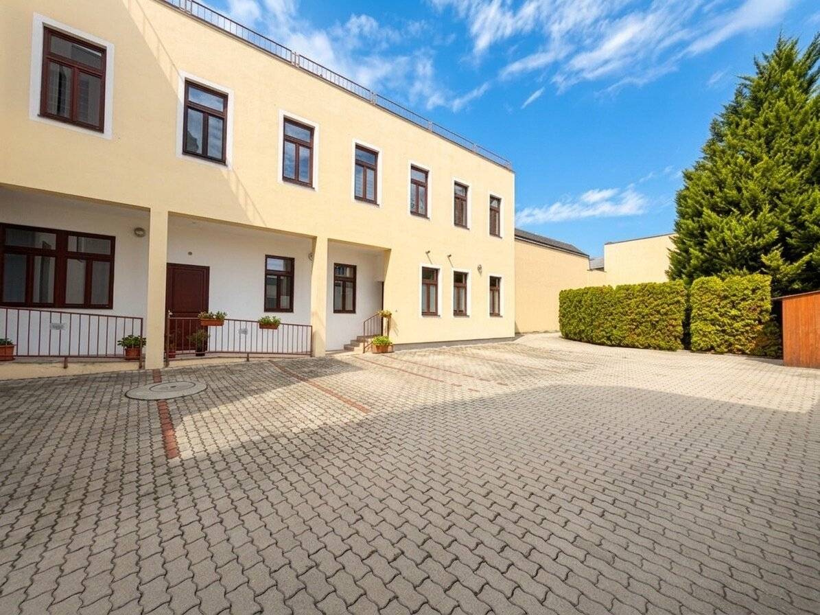 LIVE WHERE MÖDLING IS MOST BEAUTIFUL | 2 rooms | 73 m² living area | Terrace approx. 25 m² | Parking space | Fitted kitchen | FREE RENT