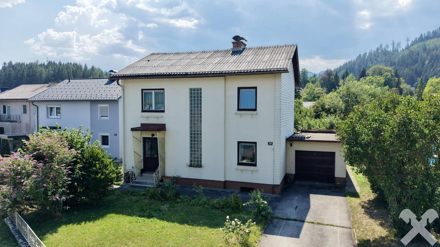 Ruhig gelegene Familienwohnung mit Terrasse und Garage