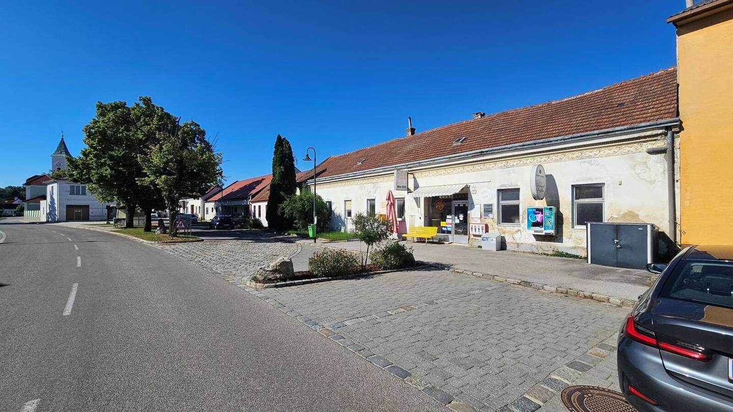 Großzügiges Baugrundstück mit ca. 3.600 m² in zentraler Ortslage vor den Toren Wiens