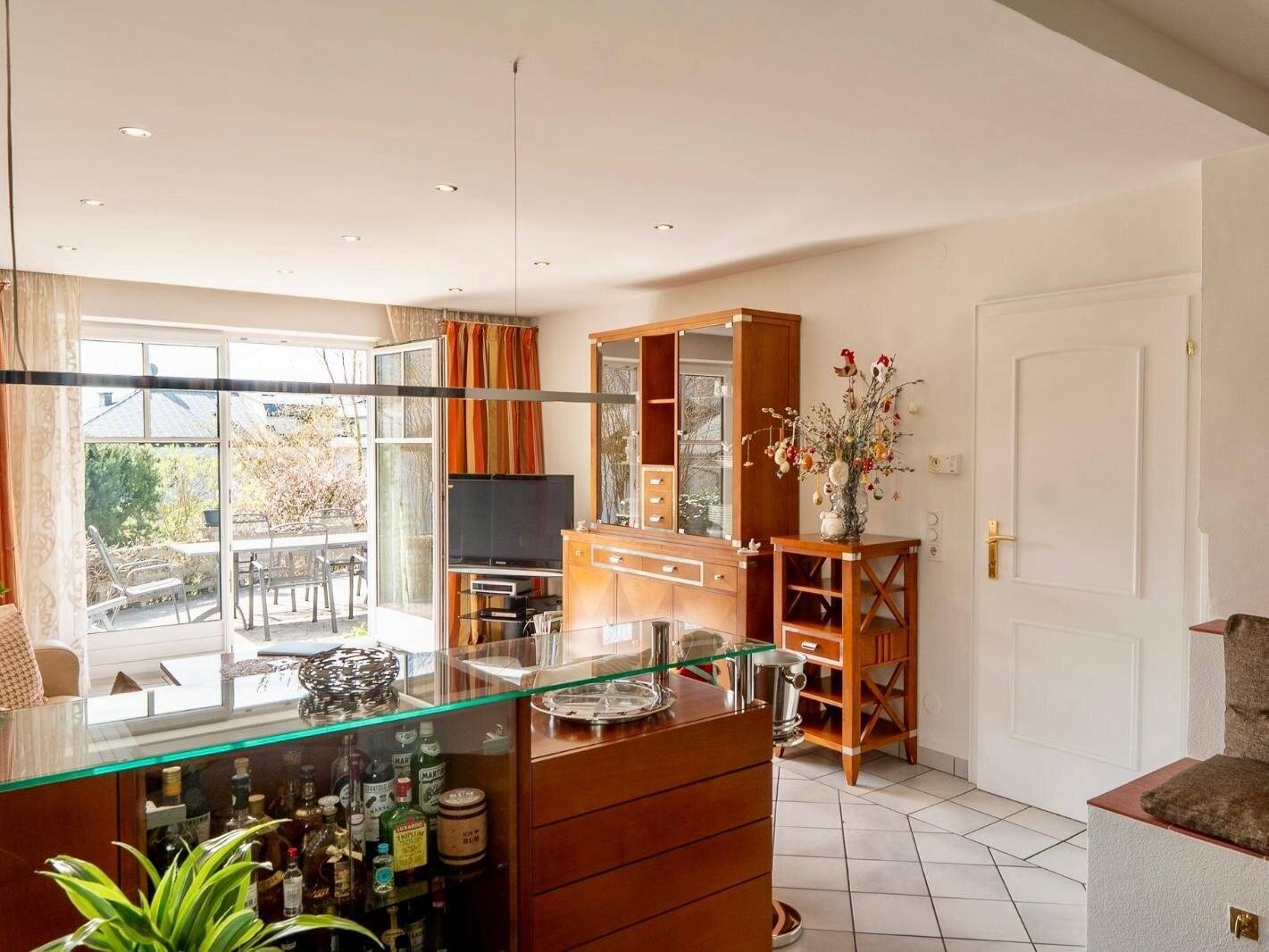 House with approx. 1.016 m² plot in Salzburg, view location and space for a second house