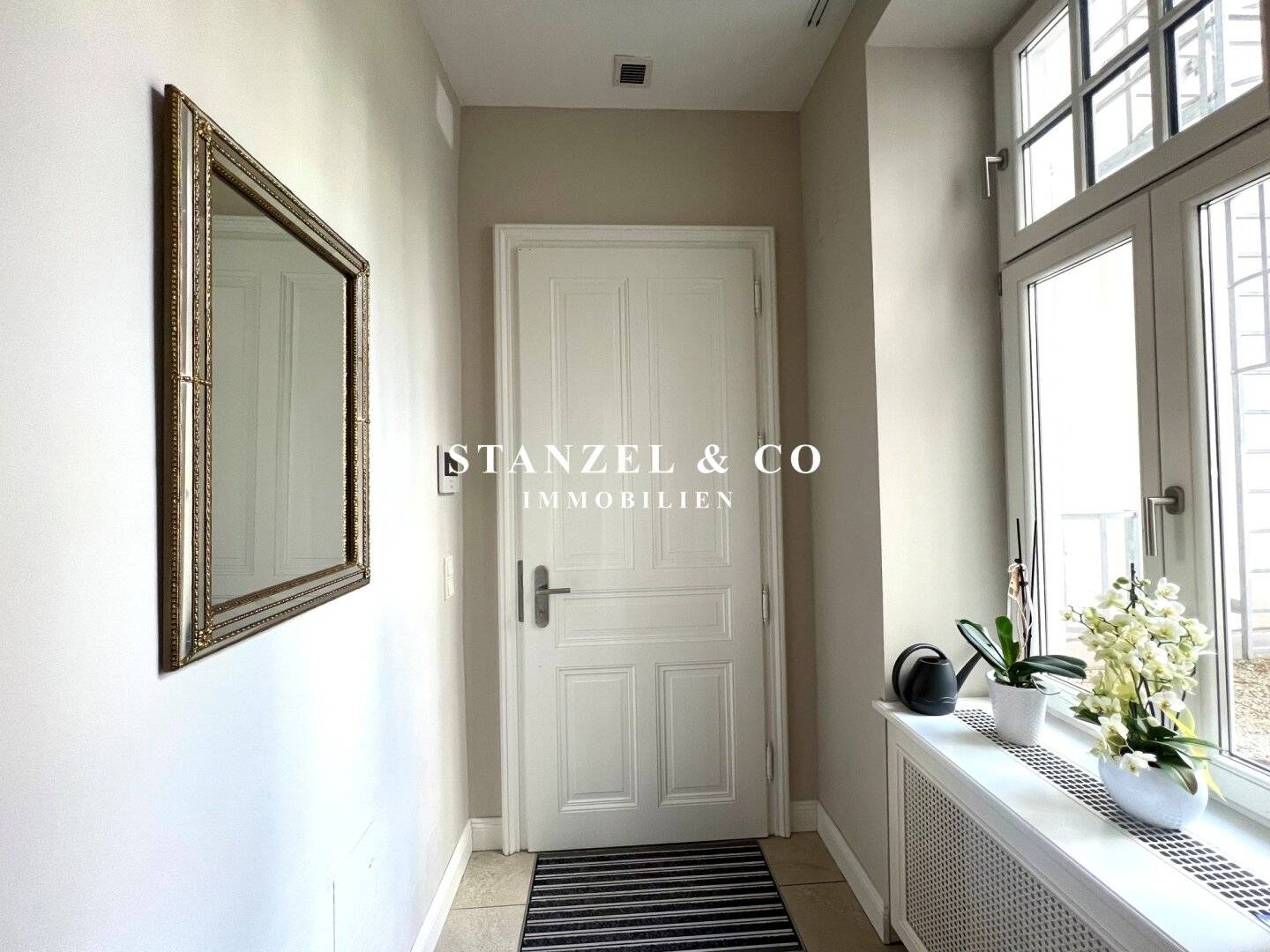 KLASSISCHES ALTBAUAPARTMENT MIT KLEINEM SÜDBALKON