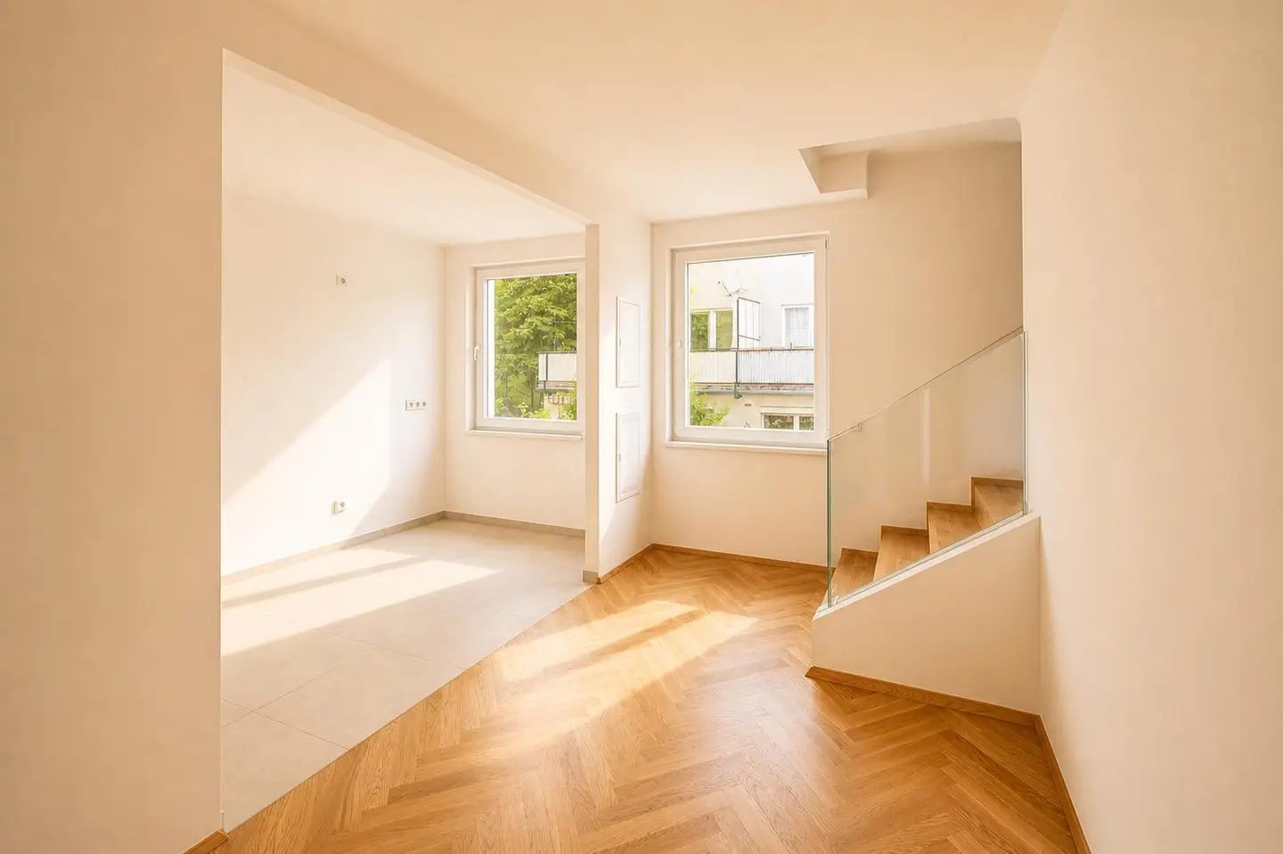 First occupancy maisonette apartment with south terrace and green view
