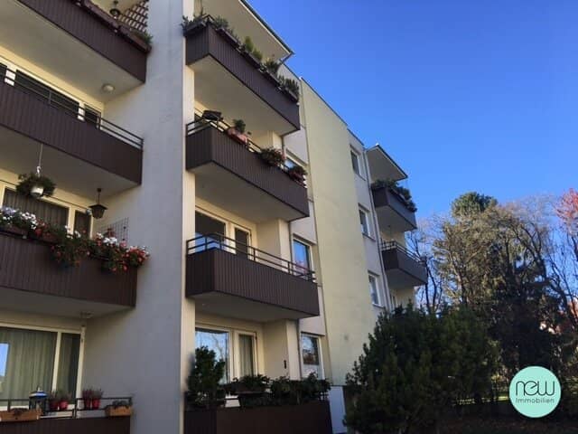 Spacious 3-room apartment in Gießhübl with two loggias and parking space