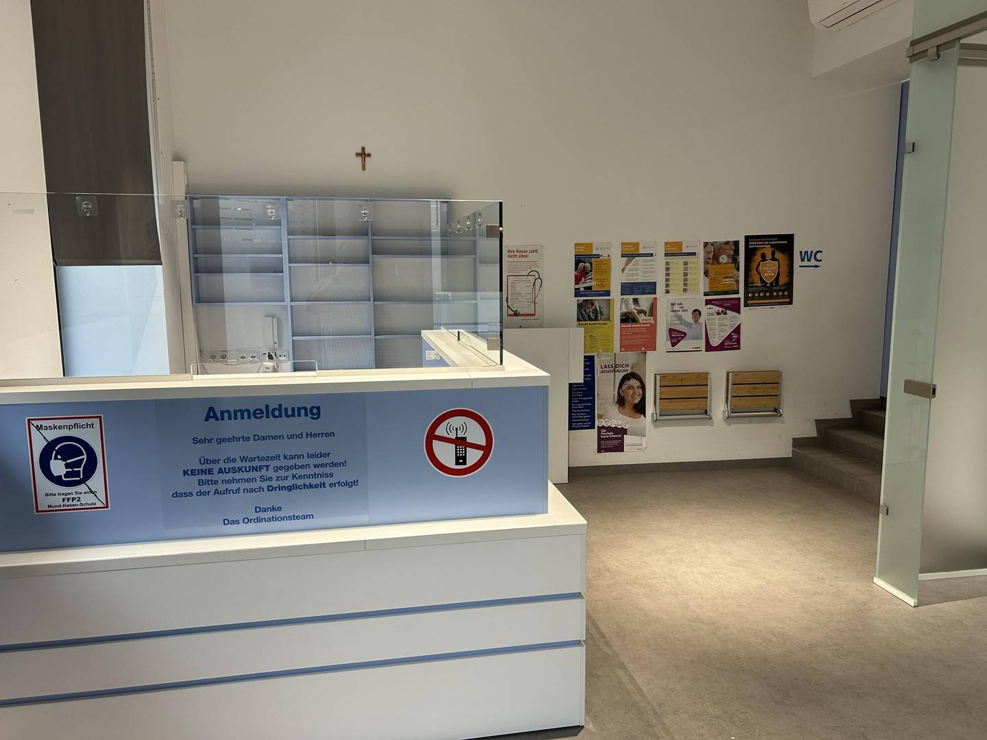 Helle Praxis mit Straßenzugang Wohnung