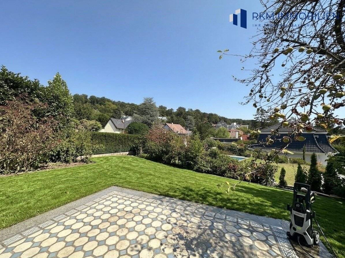 Building plot in absolute quiet location, exclusive living near the American International School