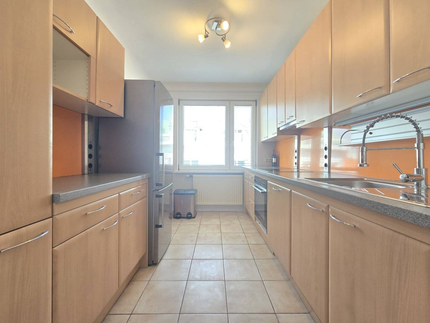 Attractively priced apartment with a well-thought-out floor plan, central location