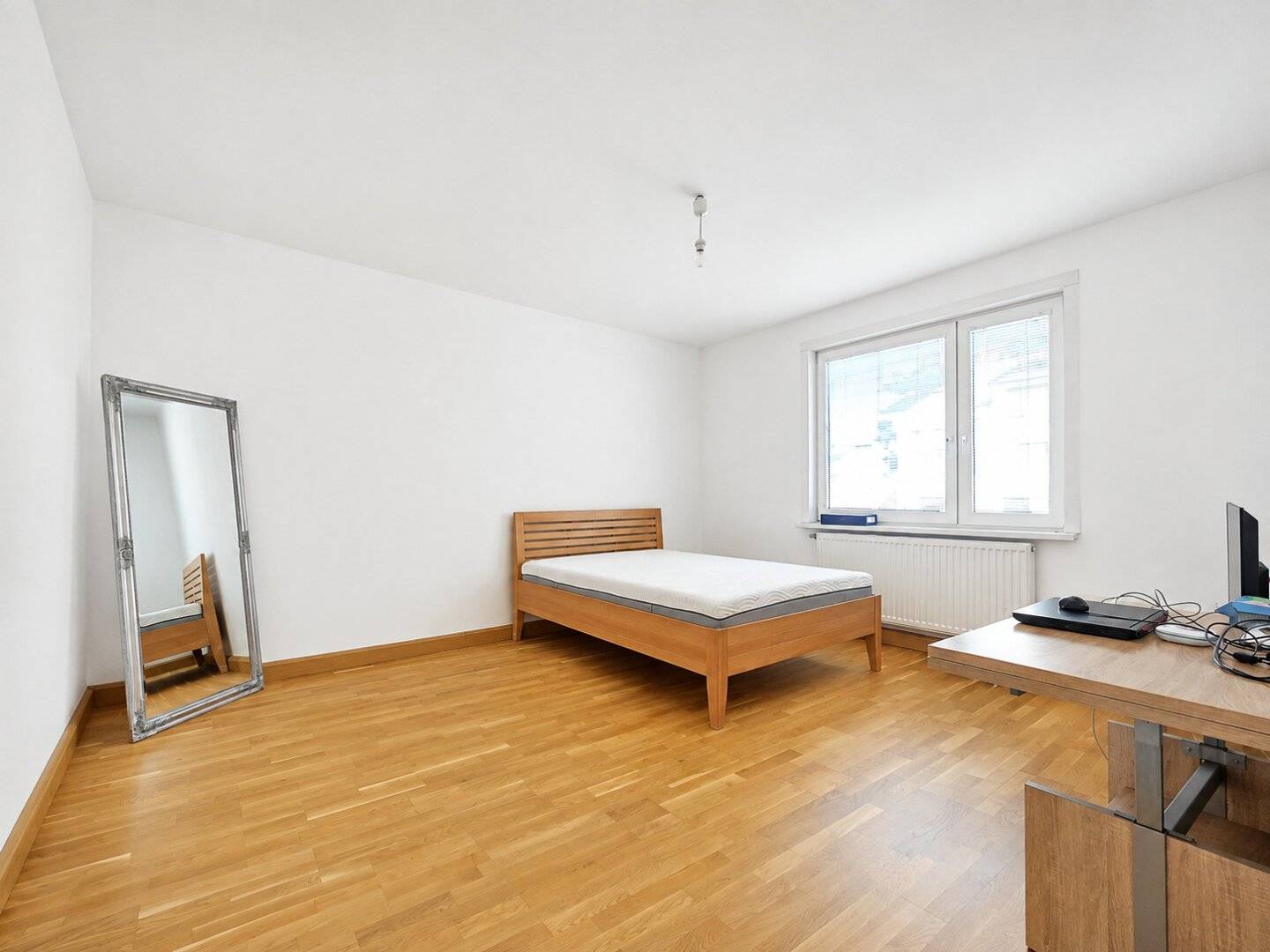 Attractively priced apartment with a well-thought-out floor plan, central location