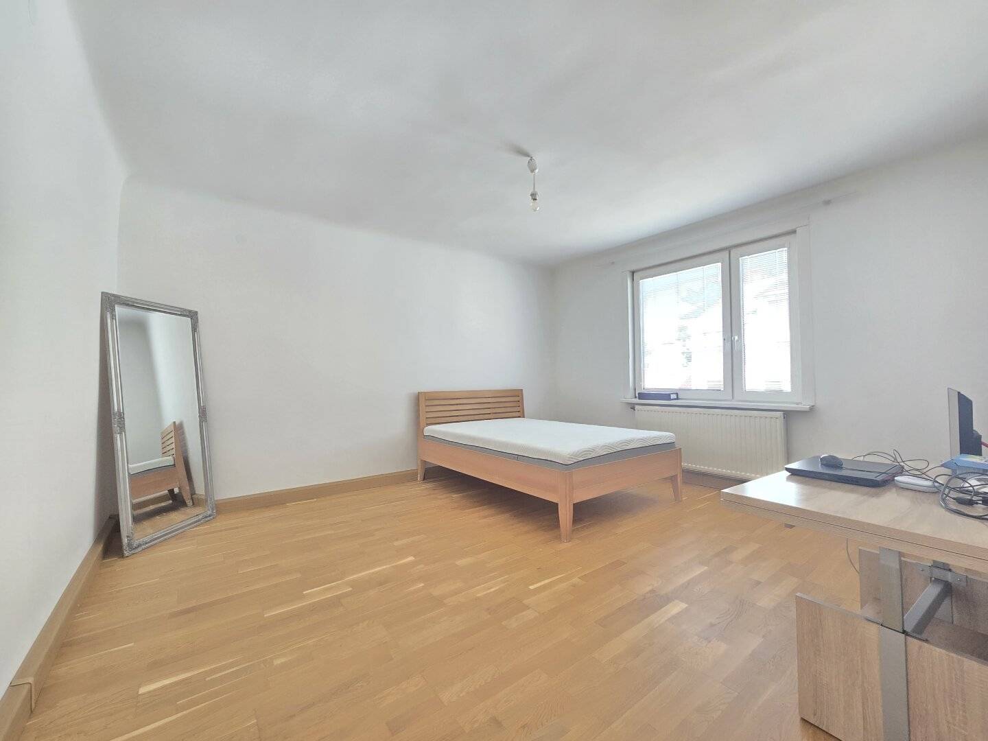 Attractively priced apartment with a well-thought-out floor plan, central location