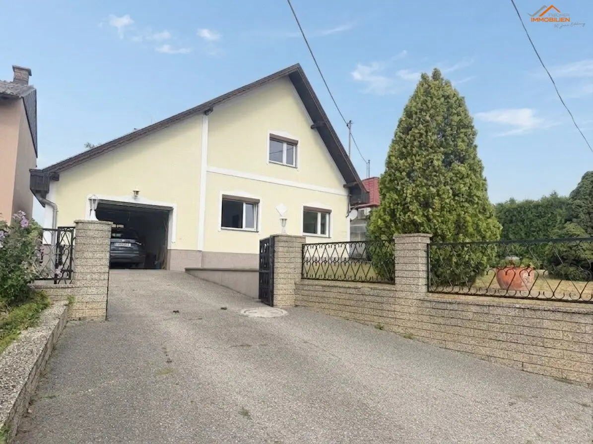 Living in prime location at Petersberg – stunning distant view over Ternitz