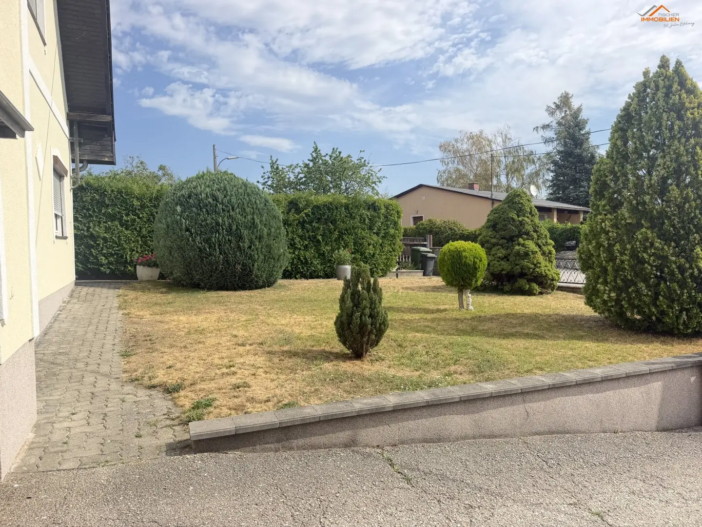 Living in prime location at Petersberg – stunning distant view over Ternitz